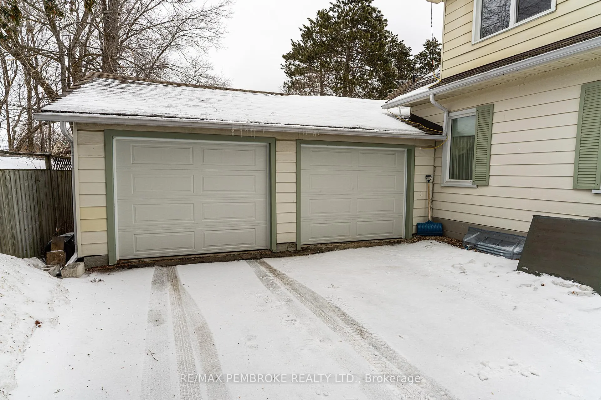 Photo 41 of 563 Perth Street, Pembroke — HOMEH