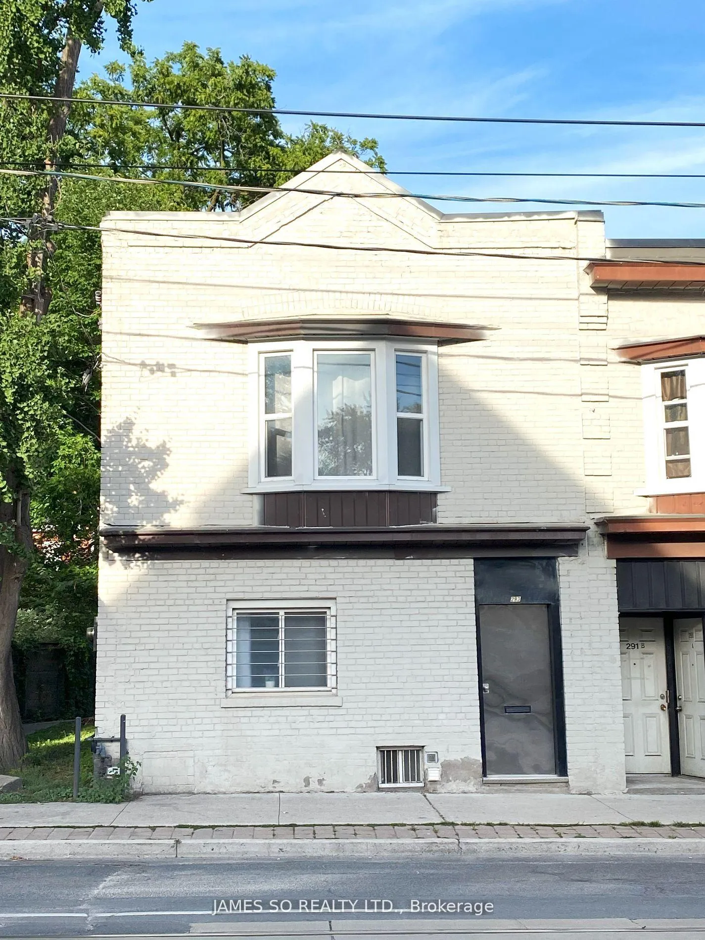 Front of Unit Main Floor, 293 Broadview Avenue