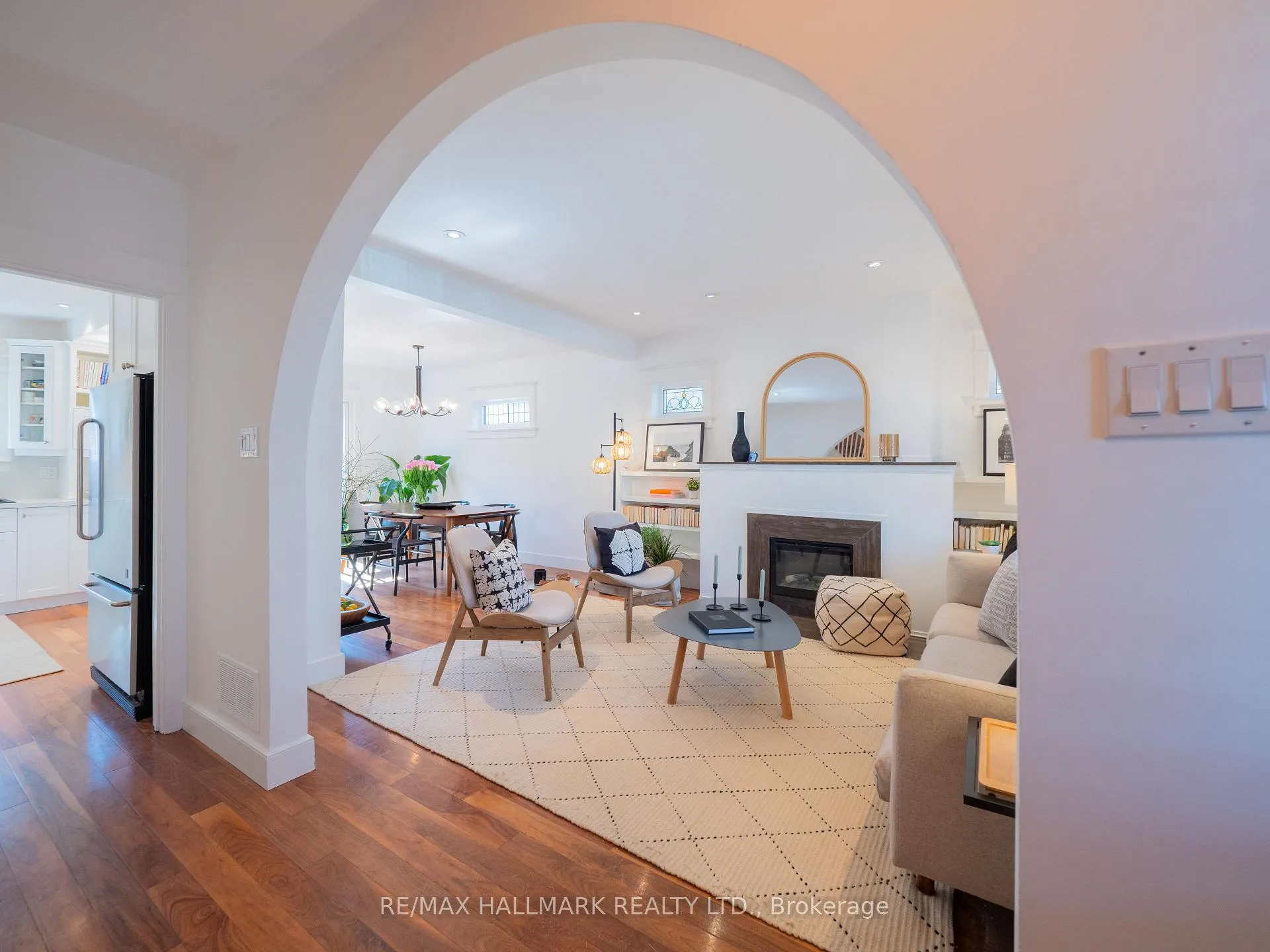 Photo 5 of 43 Robbins Avenue, Toronto, Woodbine Corridor — HOMEH