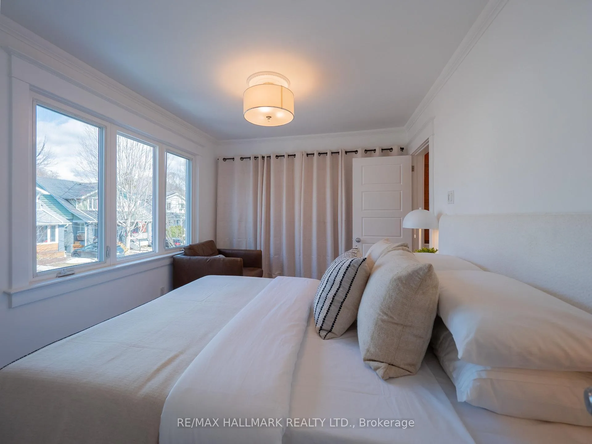 Photo 22 of 43 Robbins Avenue, Toronto, Woodbine Corridor — HOMEH