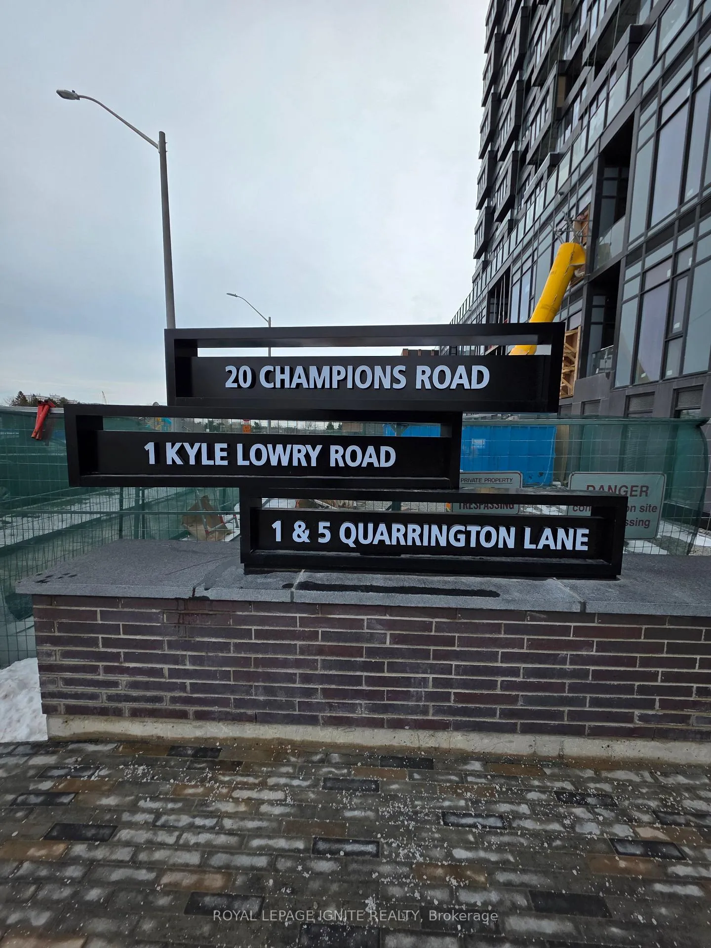 Photo 3 of 5 Quarrington Lane, North York, Banbury-Don Mills — HOMEH