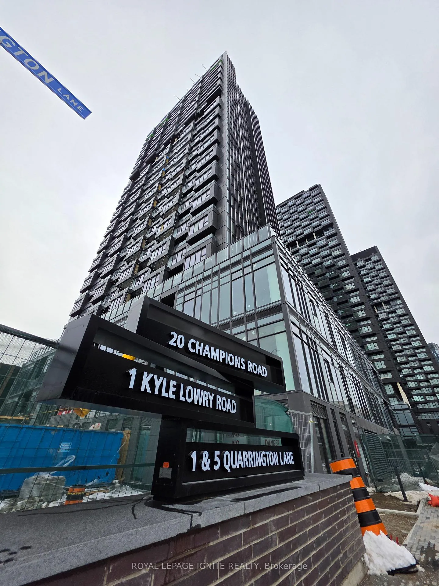 Photo 4 of 5 Quarrington Lane, North York, Banbury-Don Mills — HOMEH