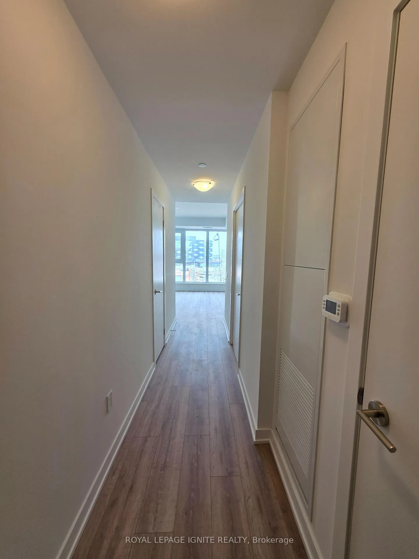 Photo 6 of 5 Quarrington Lane, North York, Banbury-Don Mills — HOMEH