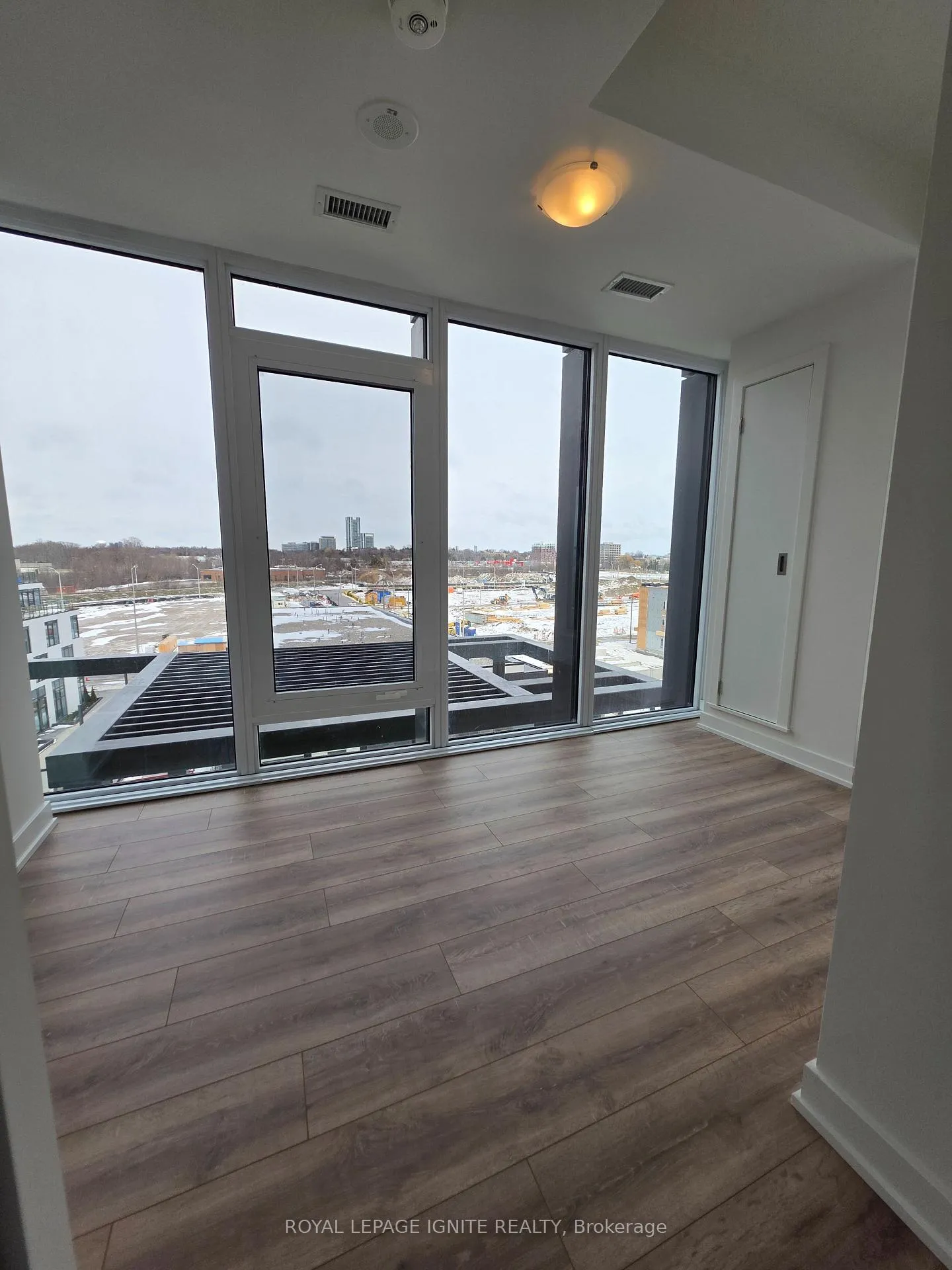 Photo 16 of 5 Quarrington Lane, North York, Banbury-Don Mills — HOMEH