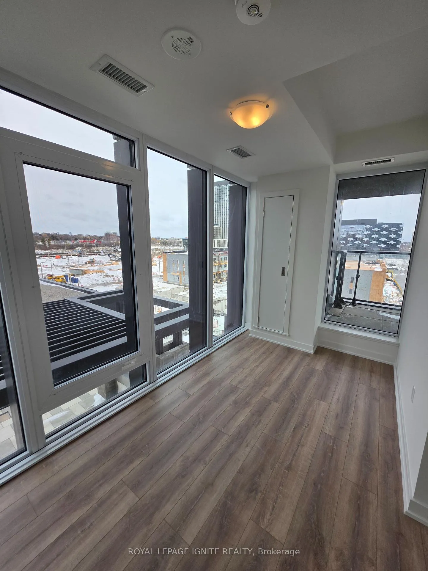 Photo 17 of 5 Quarrington Lane, North York, Banbury-Don Mills — HOMEH