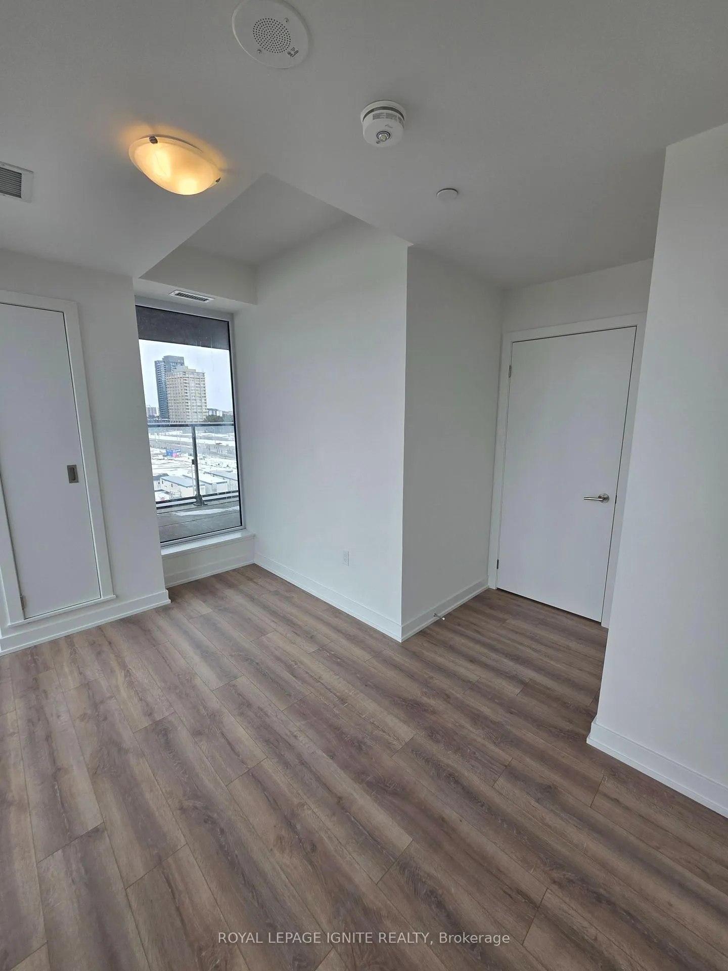 Photo 18 of 5 Quarrington Lane, North York, Banbury-Don Mills — HOMEH