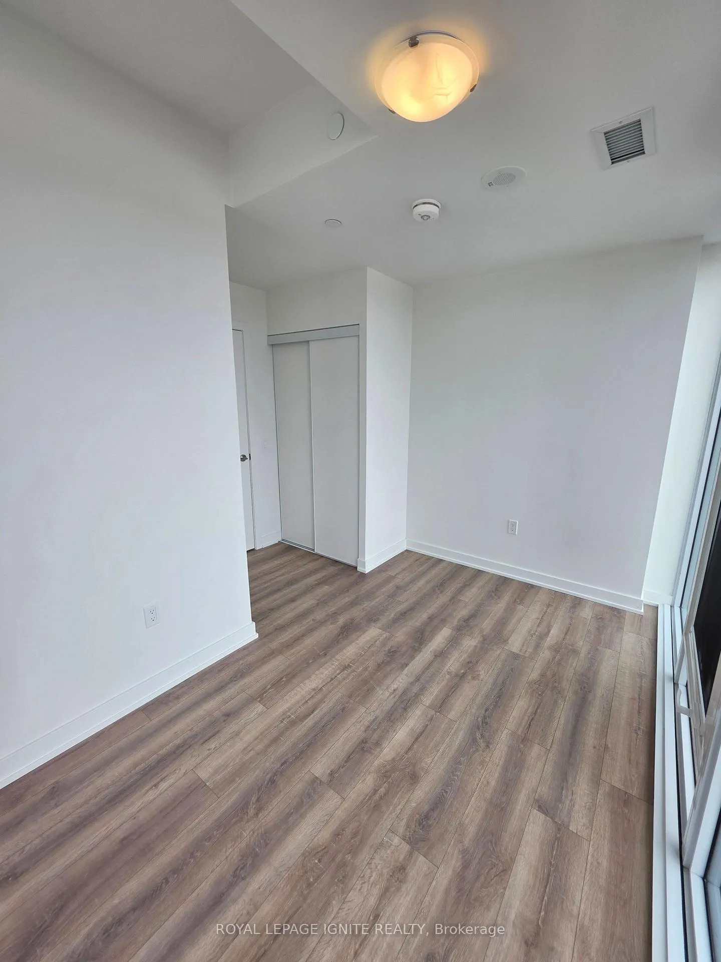 Photo 19 of 5 Quarrington Lane, North York, Banbury-Don Mills — HOMEH