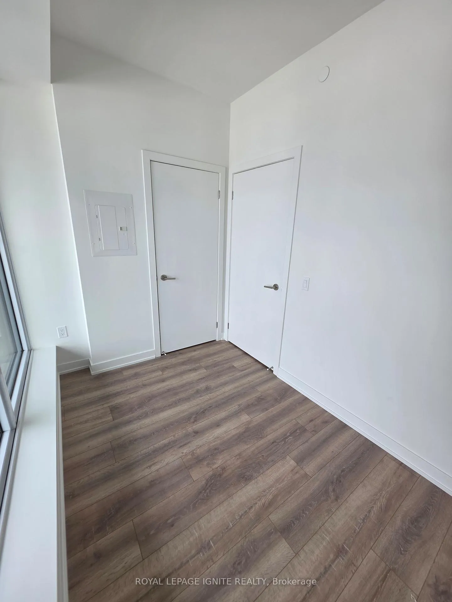 Photo 23 of 5 Quarrington Lane, North York, Banbury-Don Mills — HOMEH