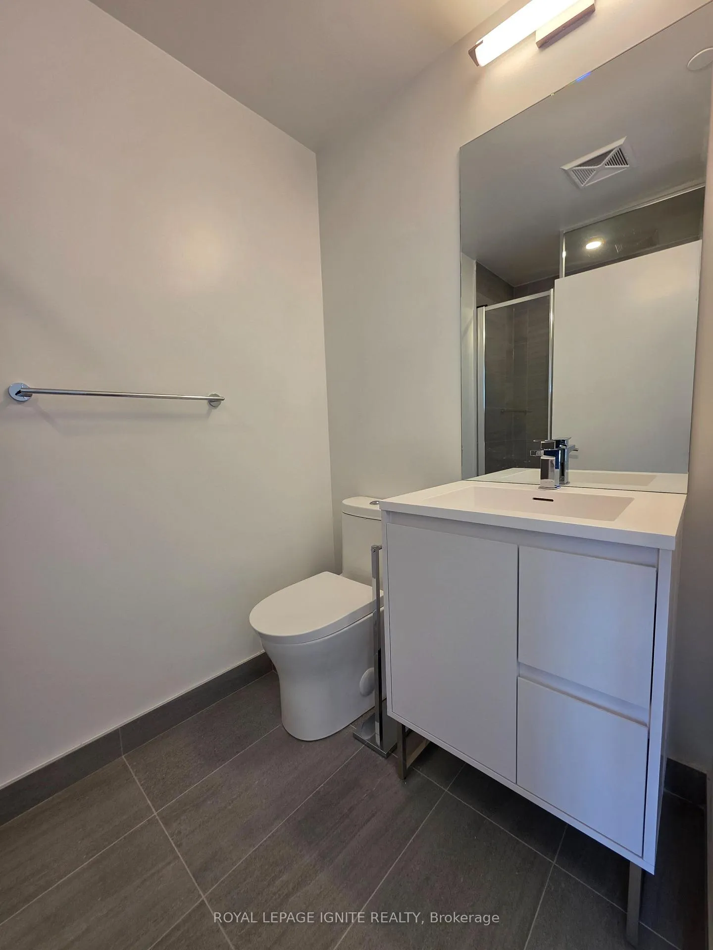 Photo 25 of 5 Quarrington Lane, North York, Banbury-Don Mills — HOMEH