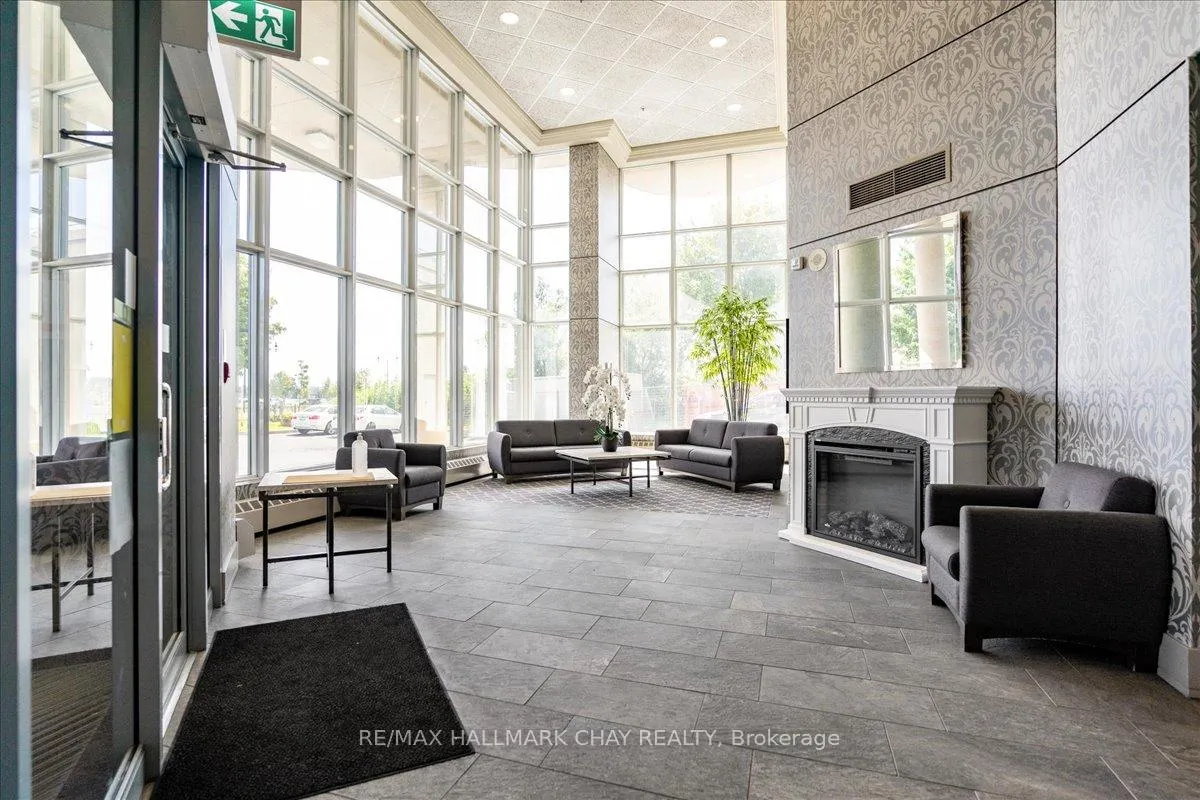 Photo 5 of Unit 1404, 2 Toronto Street, Barrie, City Centre — HOMEH