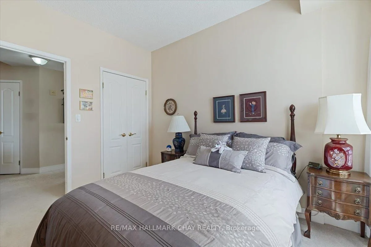 Photo 28 of Unit 1404, 2 Toronto Street, Barrie, City Centre — HOMEH