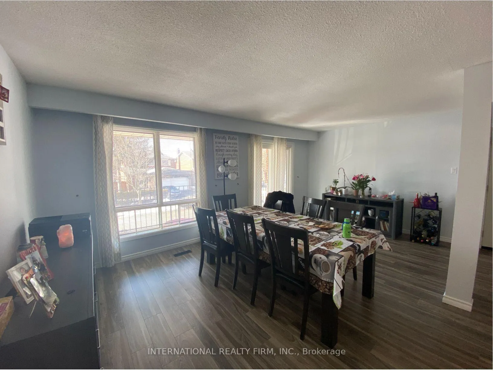 Photo 4 of Unit (Main), 43 Quaker Ridge Road, Vaughan, Glen Shields — HOMEH
