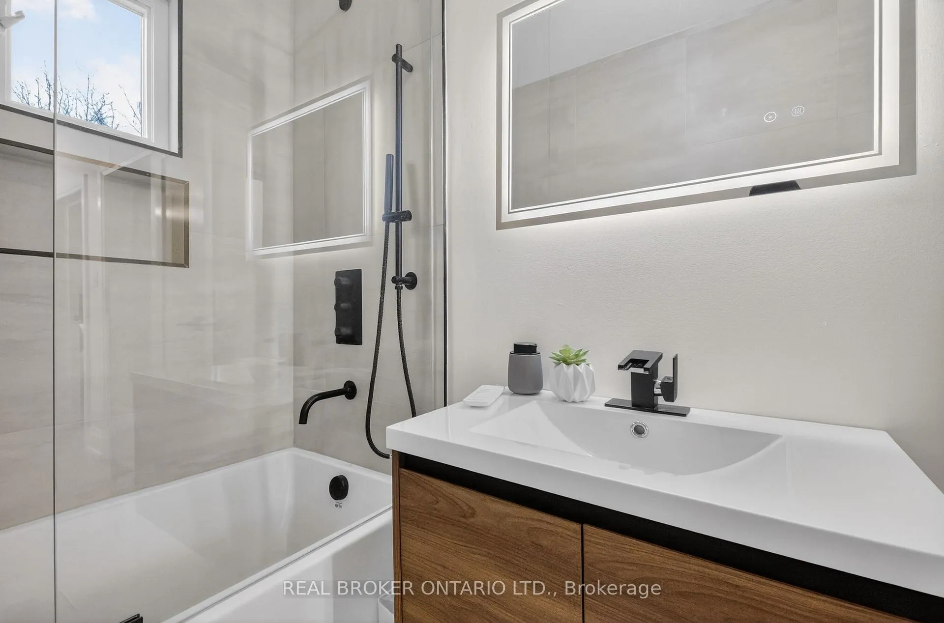 Photo 23 of 143 Parkmount Road, Toronto, Greenwood-Coxwell — HOMEH