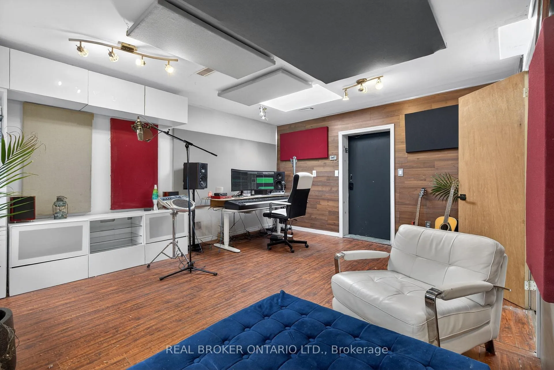 Photo 33 of 143 Parkmount Road, Toronto, Greenwood-Coxwell — HOMEH