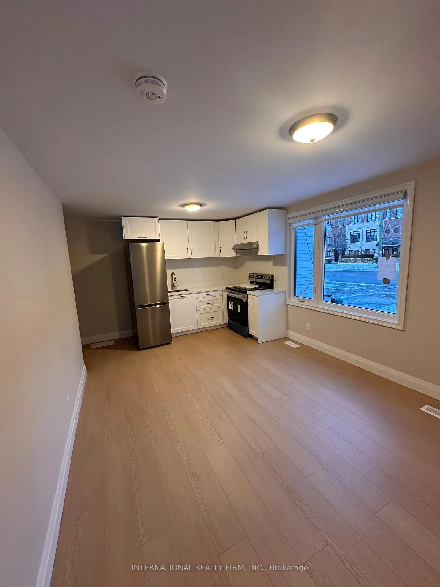 Photo 1 of Unit (Front), 8326 Kipling Avenue, Vaughan, West Woodbridge — HOMEH