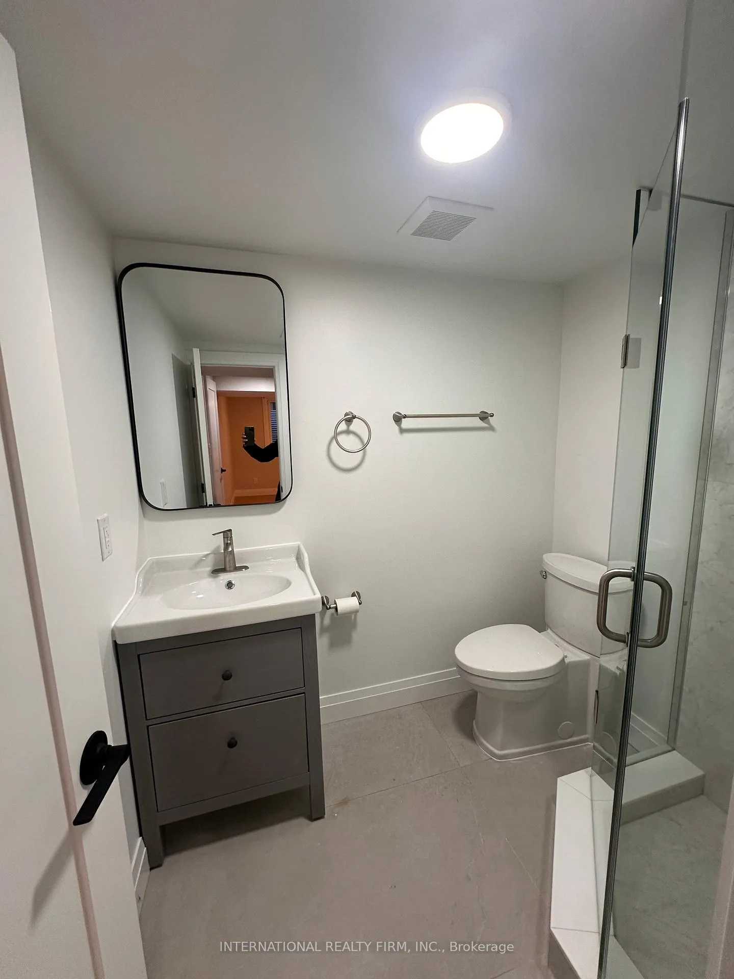 Photo 7 of Unit (Front), 8326 Kipling Avenue, Vaughan, West Woodbridge — HOMEH