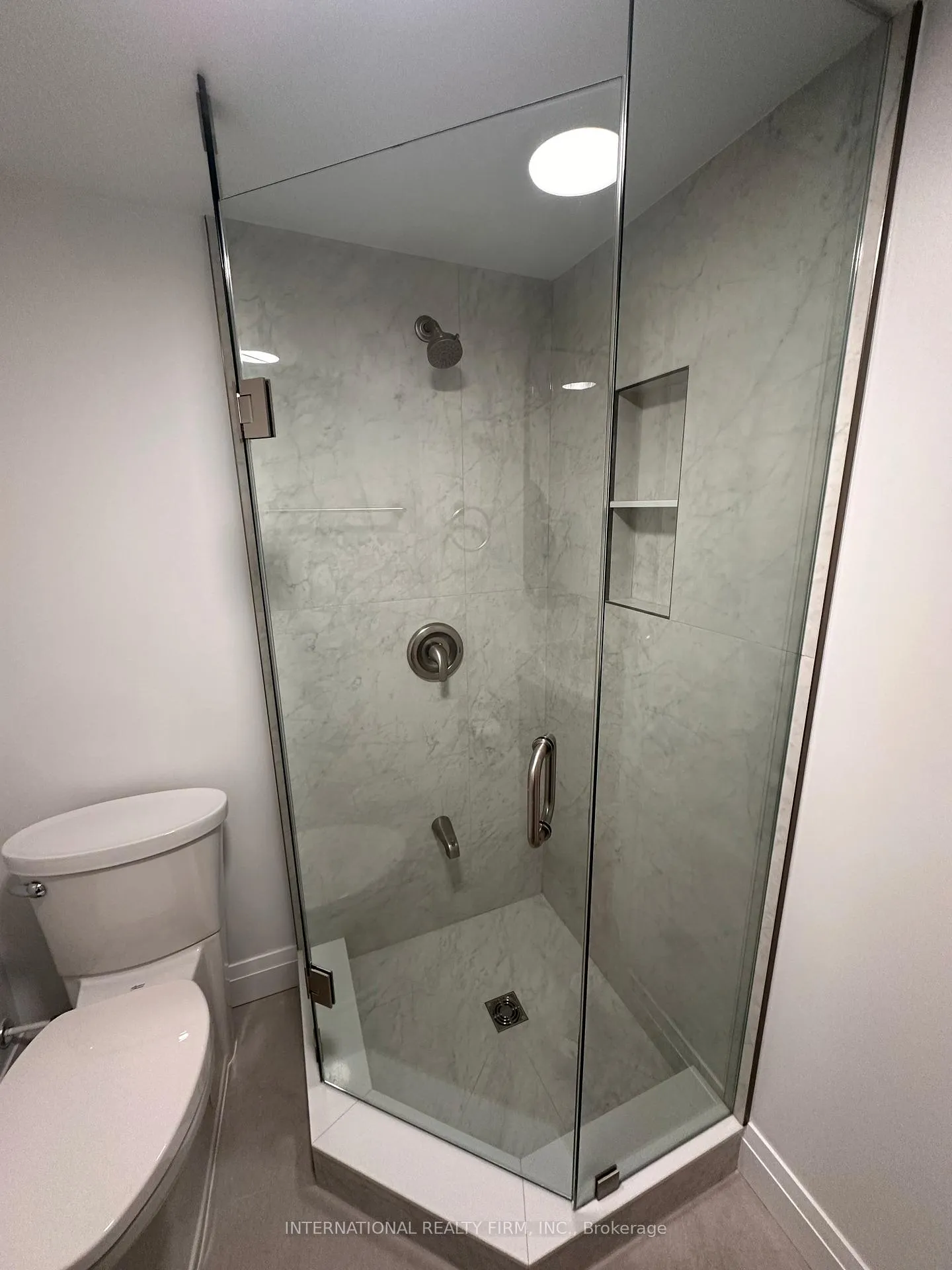 Photo 8 of Unit (Front), 8326 Kipling Avenue, Vaughan, West Woodbridge — HOMEH