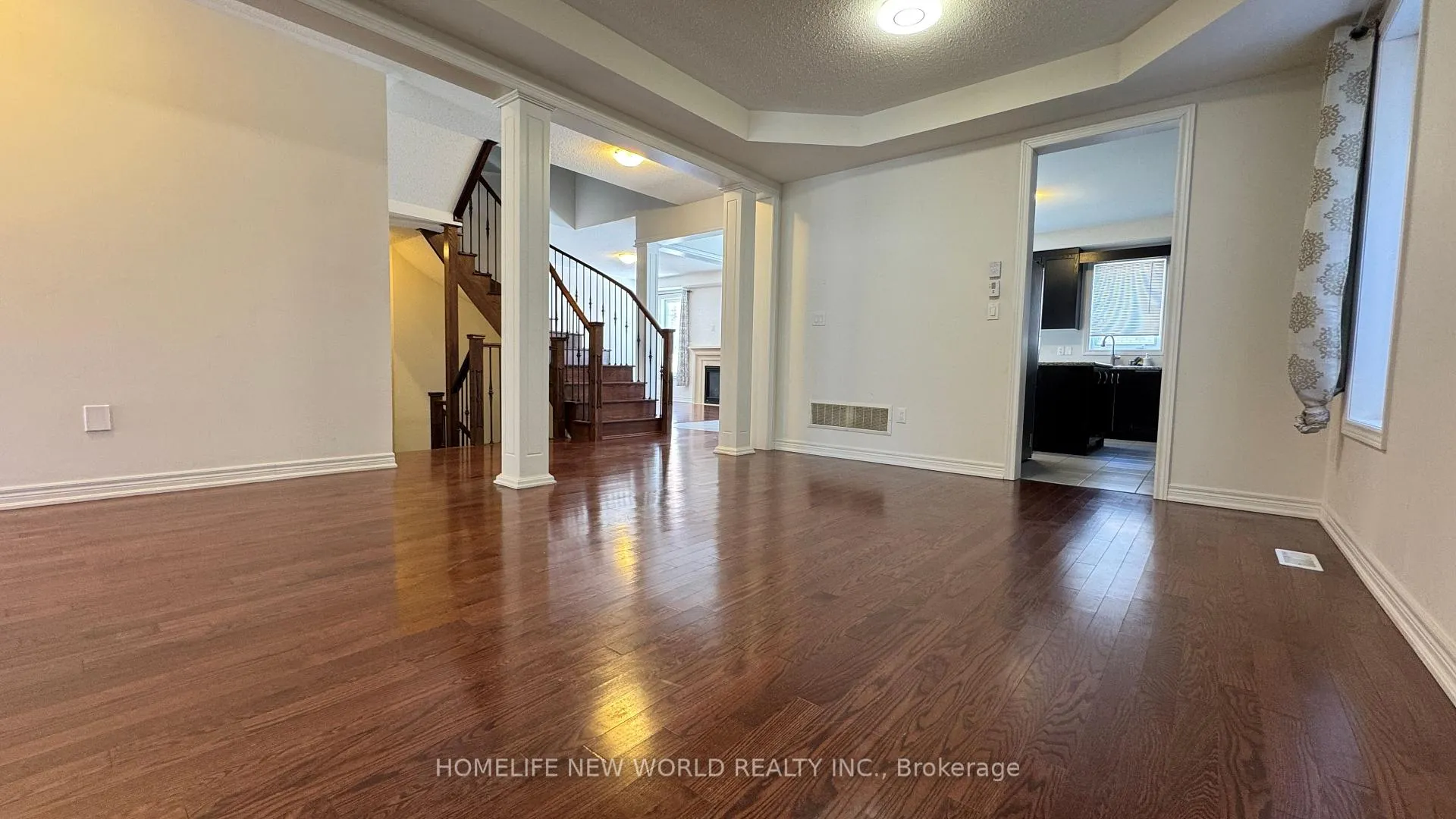 Photo 5 of 38 Roy Harper Avenue, Aurora, Rural Aurora — HOMEH