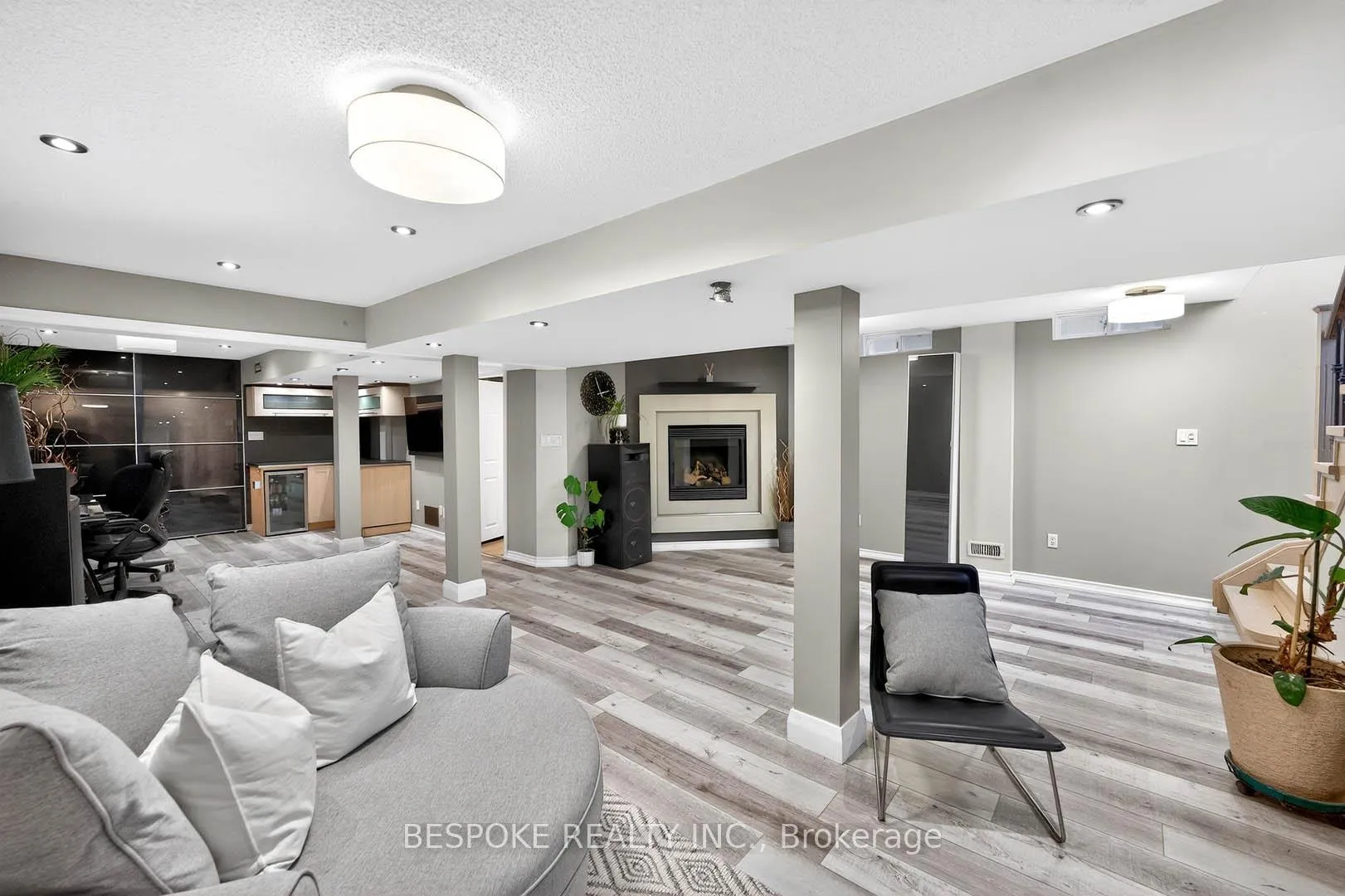 Photo 34 of 80 Silverwood Circle, Ajax, Central East — HOMEH
