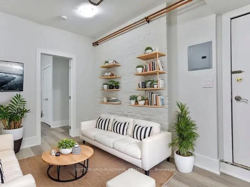 Photo 3 of 915 St Clair Avenue W, Toronto, Wychwood — HOMEH