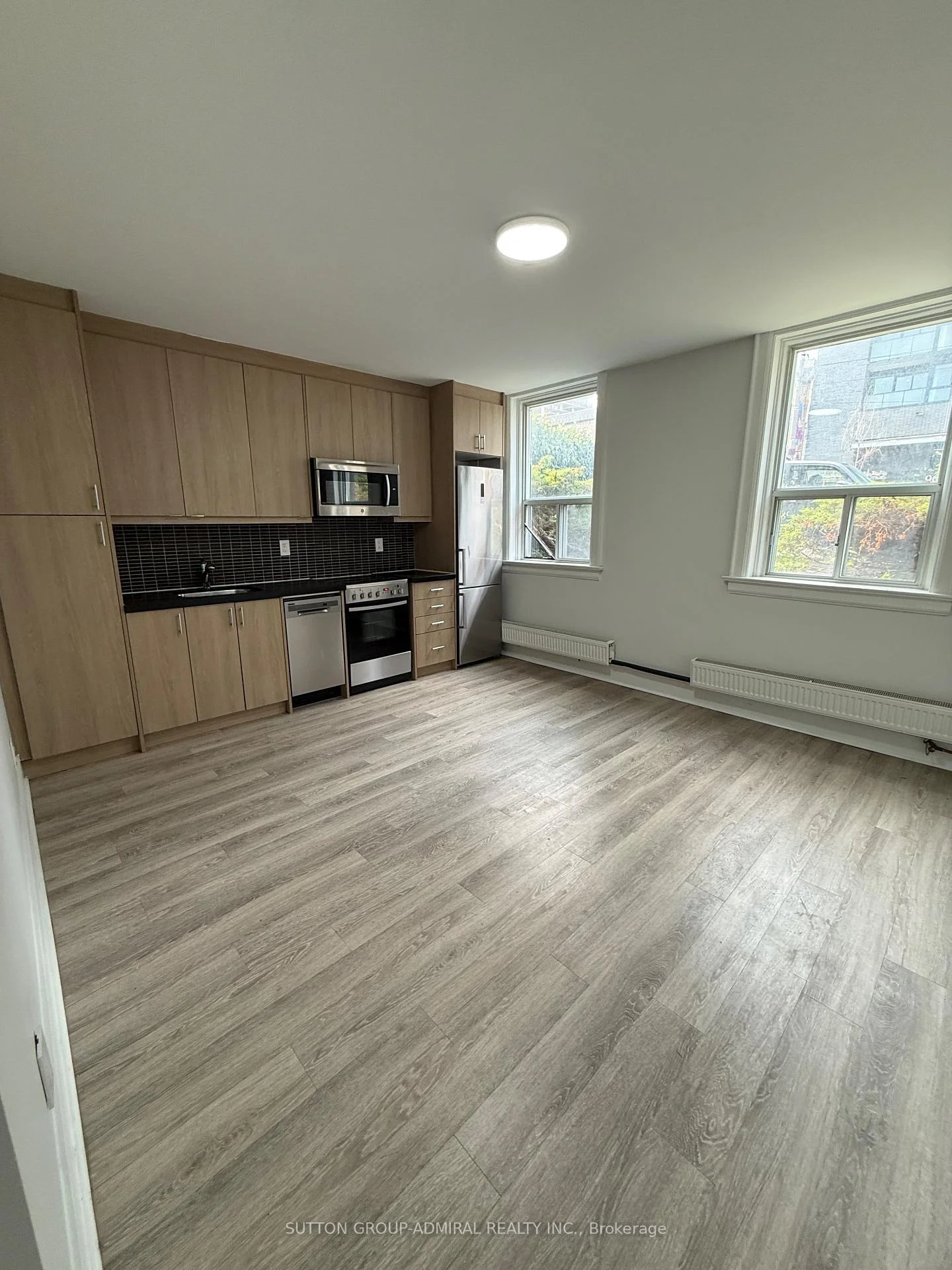 Photo 11 of 915 St Clair Avenue W, Toronto, Wychwood — HOMEH