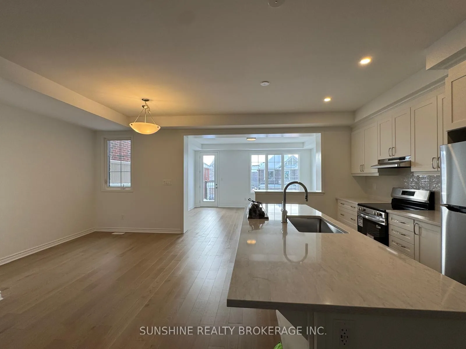 Photo 6 of 104 Azure Drive, Markham, Rural Markham — HOMEH