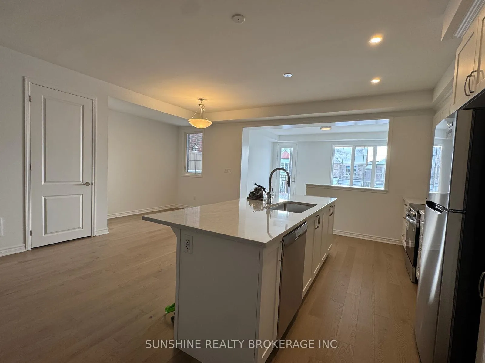 Photo 7 of 104 Azure Drive, Markham, Rural Markham — HOMEH