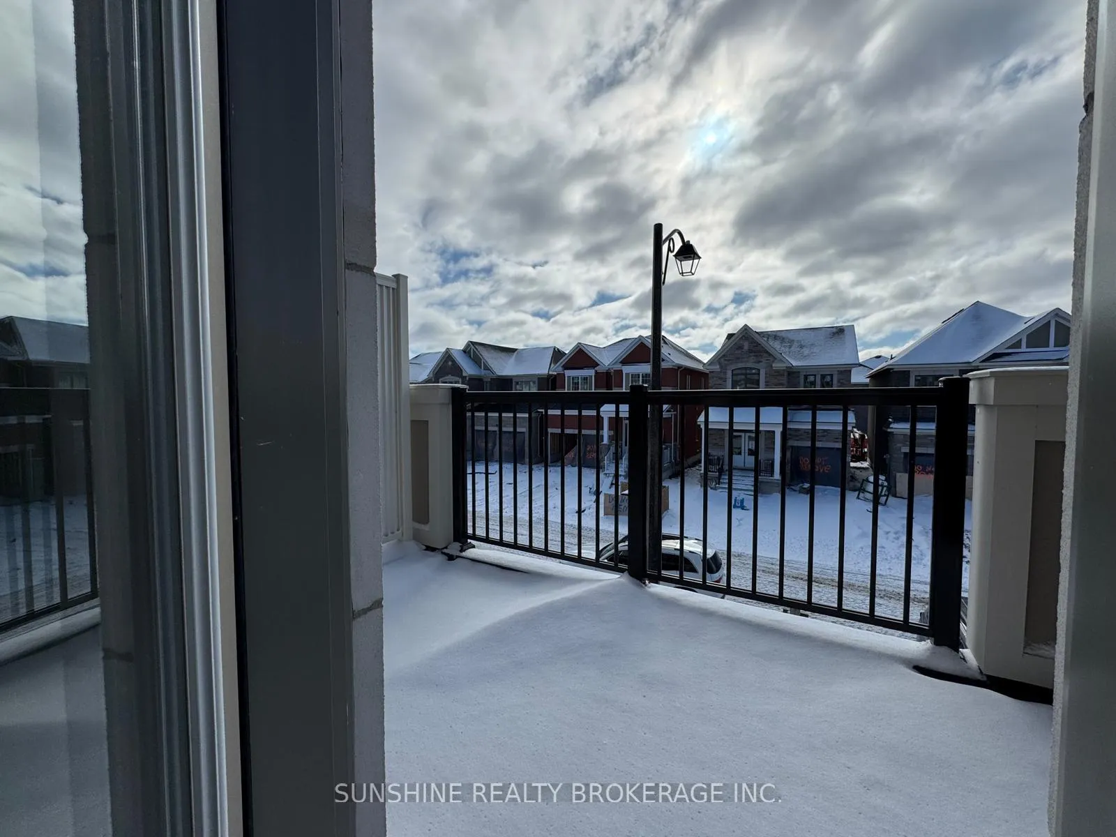 Photo 11 of 104 Azure Drive, Markham, Rural Markham — HOMEH