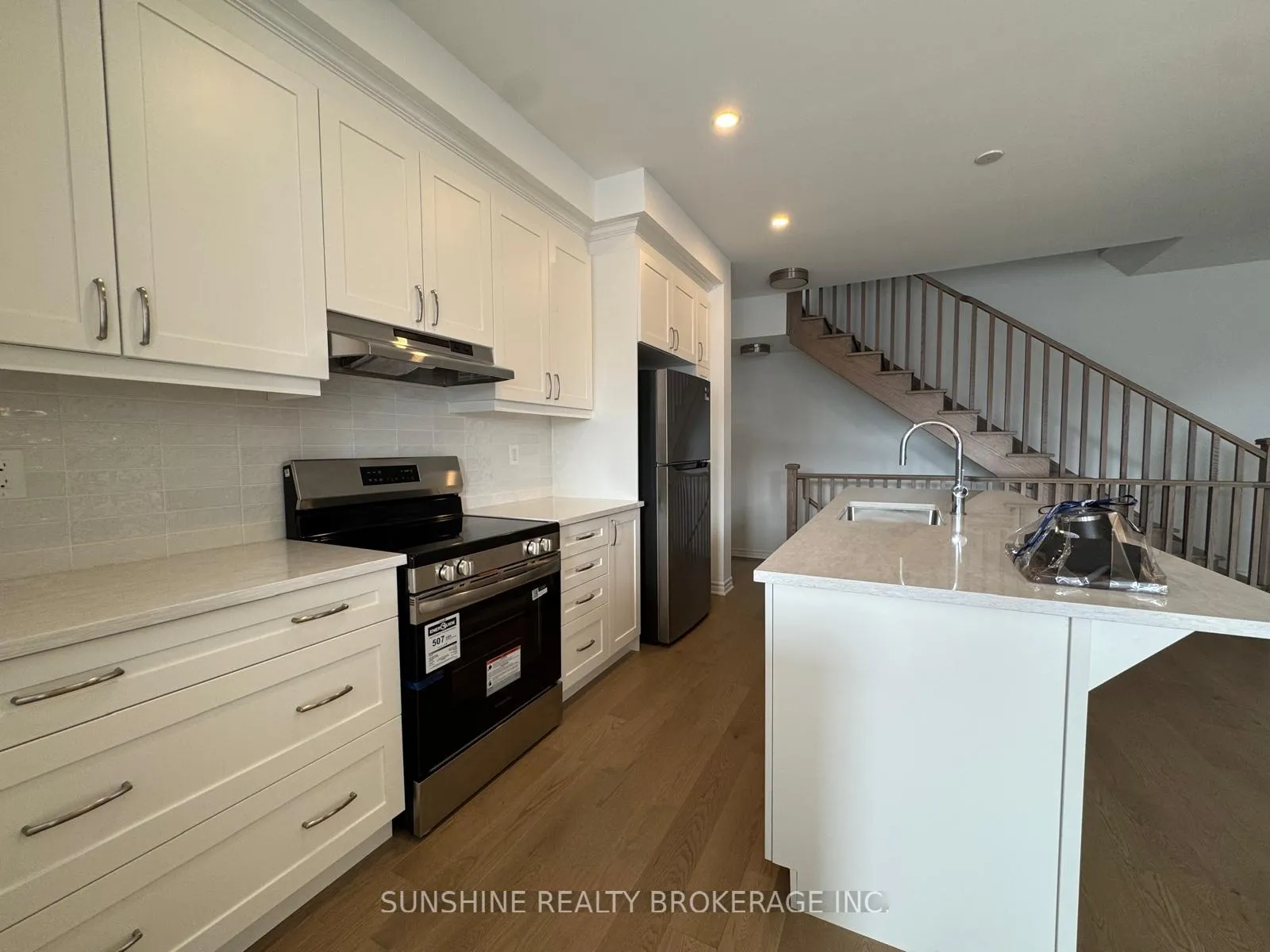 Photo 14 of 104 Azure Drive, Markham, Rural Markham — HOMEH