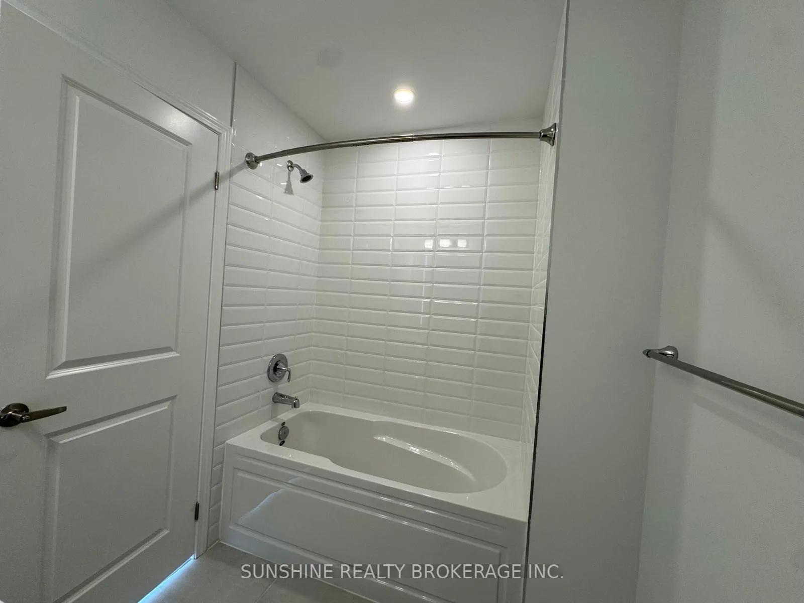 Photo 25 of 104 Azure Drive, Markham, Rural Markham — HOMEH