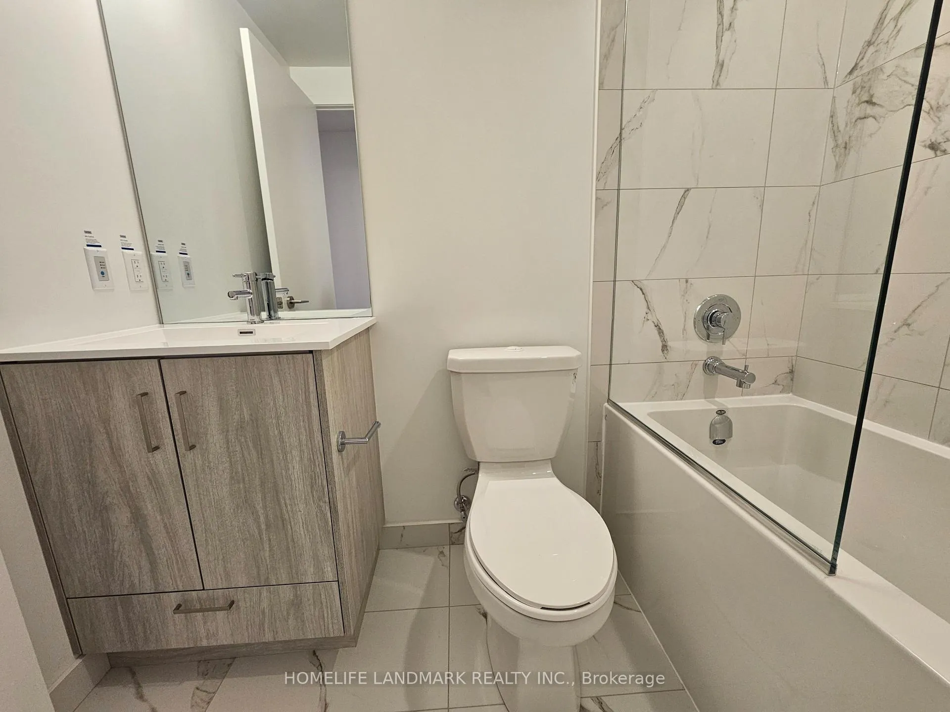 Photo 4 of Unit 2912, 180 Front Street E, Toronto, Moss Park — HOMEH