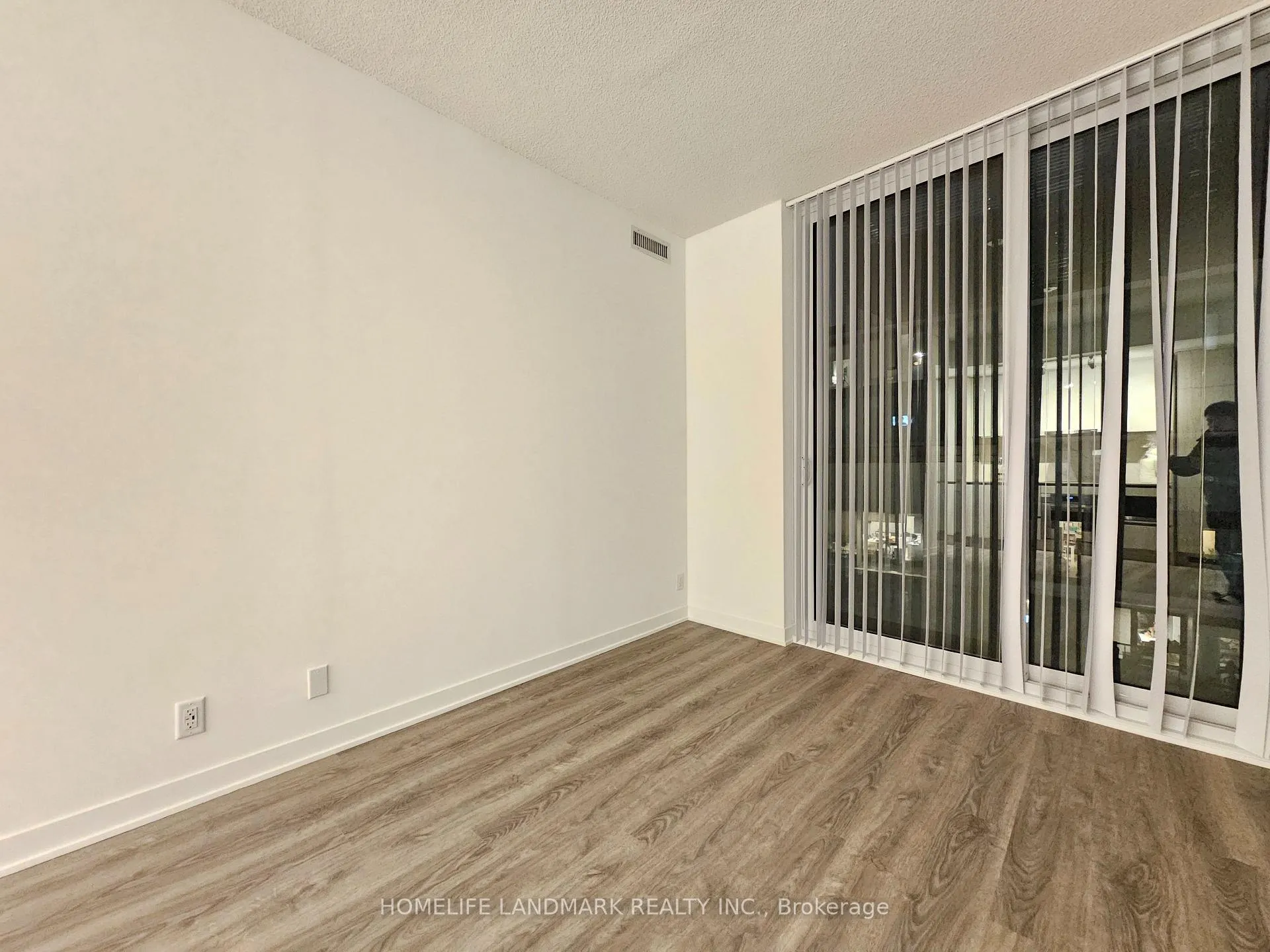 Photo 5 of Unit 2912, 180 Front Street E, Toronto, Moss Park — HOMEH