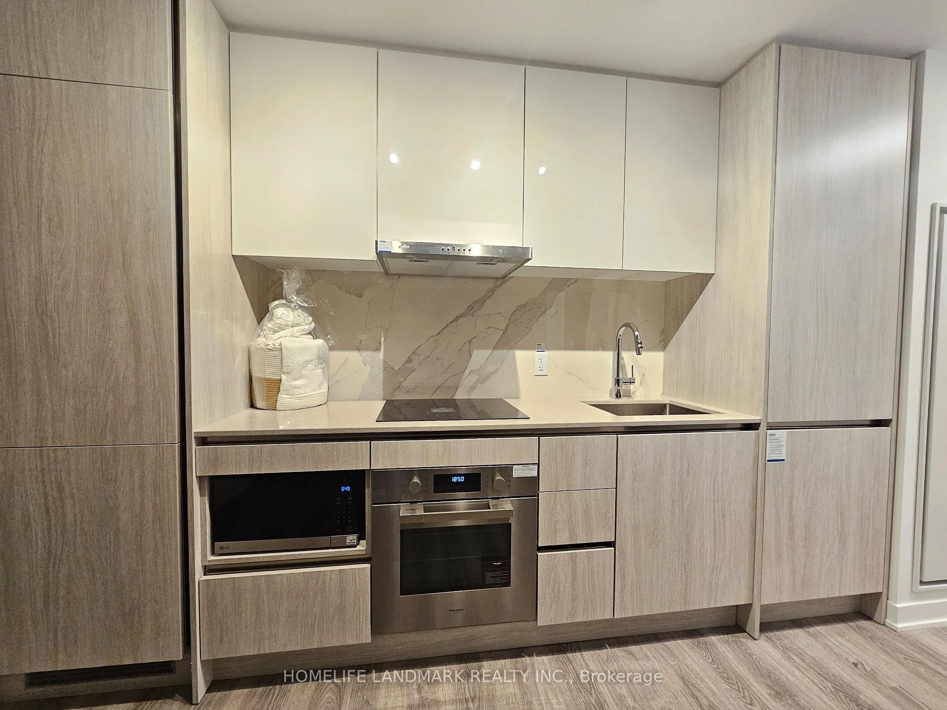 Photo 6 of Unit 2912, 180 Front Street E, Toronto, Moss Park — HOMEH