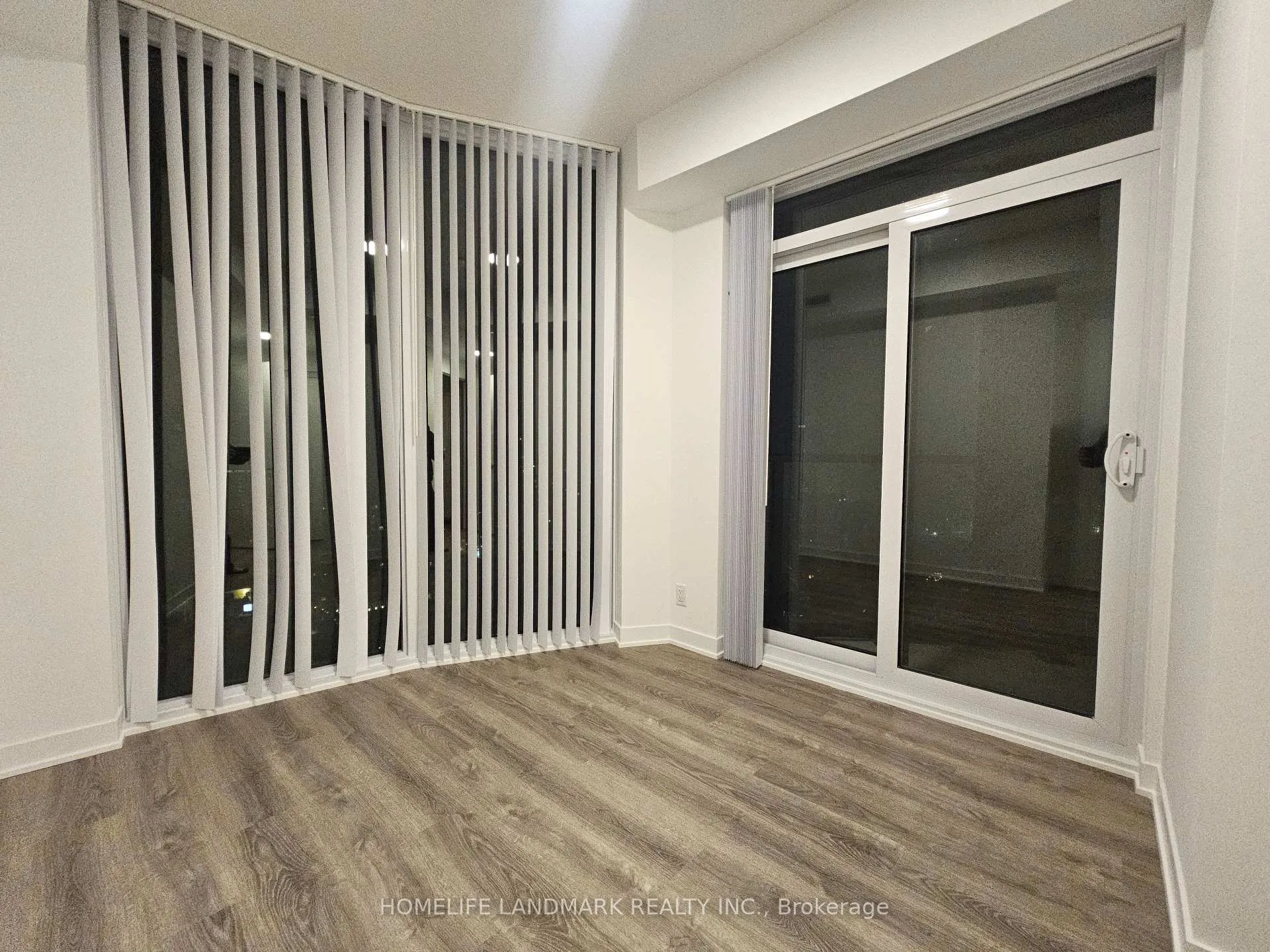Photo 7 of Unit 2912, 180 Front Street E, Toronto, Moss Park — HOMEH
