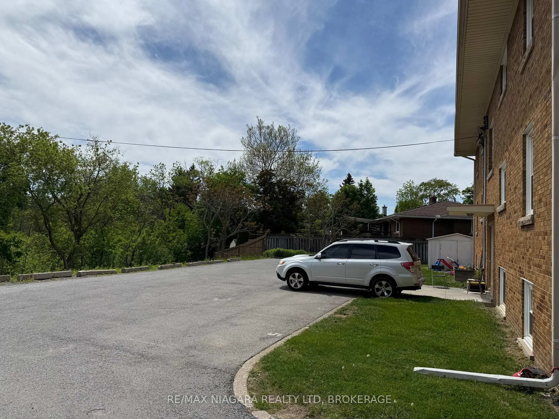 Photo 3 of Unit 1, 9 Riverview Boulevard, St. Catharines, Glendale/Glenridge — HOMEH