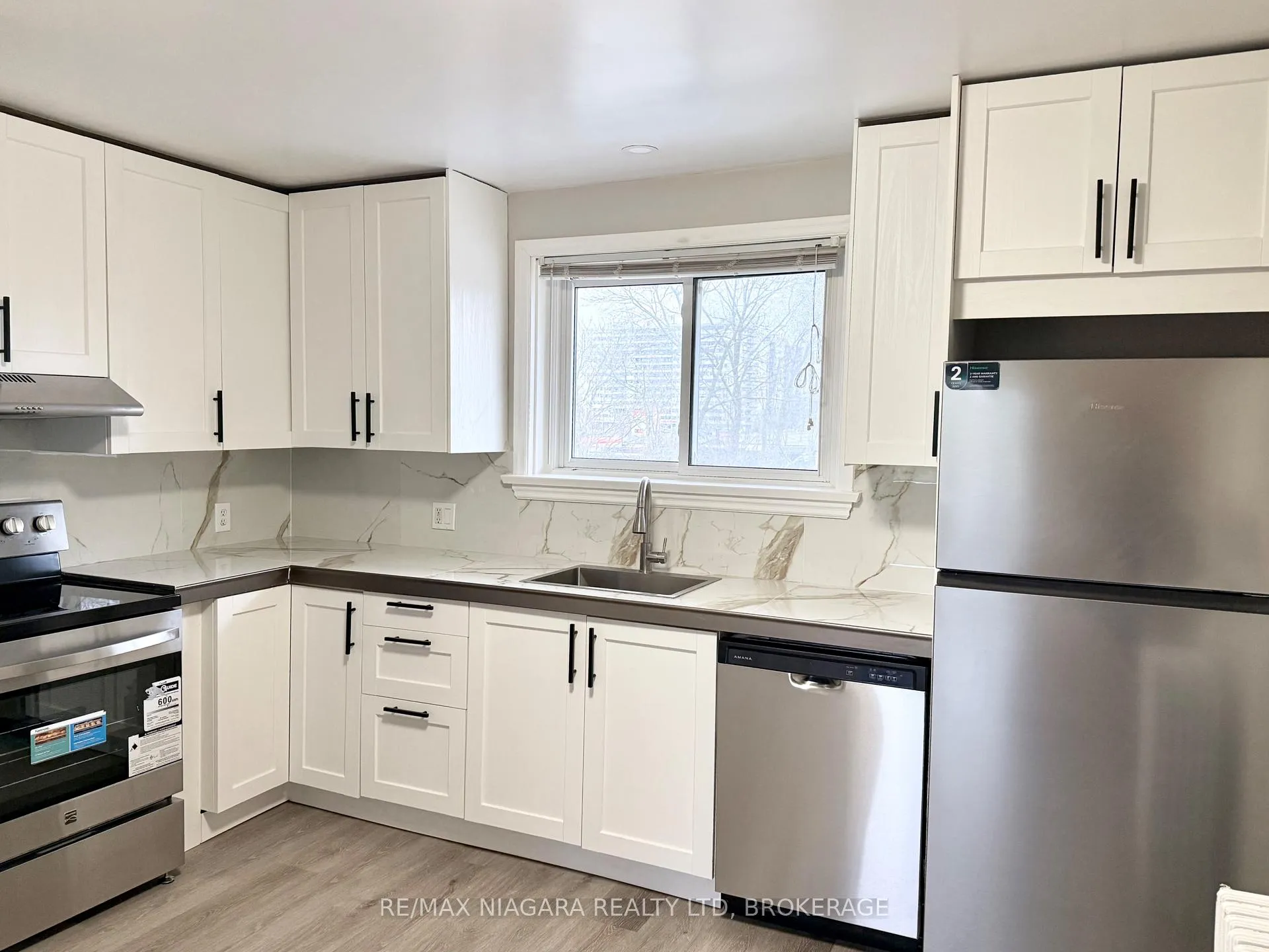 Photo 6 of Unit 1, 9 Riverview Boulevard, St. Catharines, Glendale/Glenridge — HOMEH