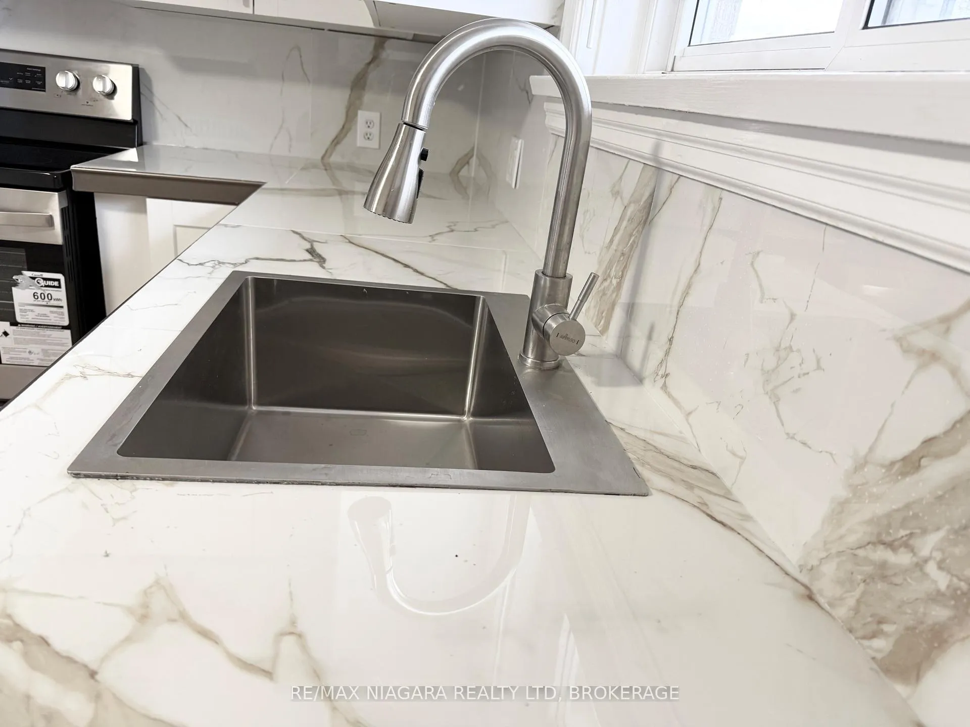 Photo 10 of Unit 1, 9 Riverview Boulevard, St. Catharines, Glendale/Glenridge — HOMEH