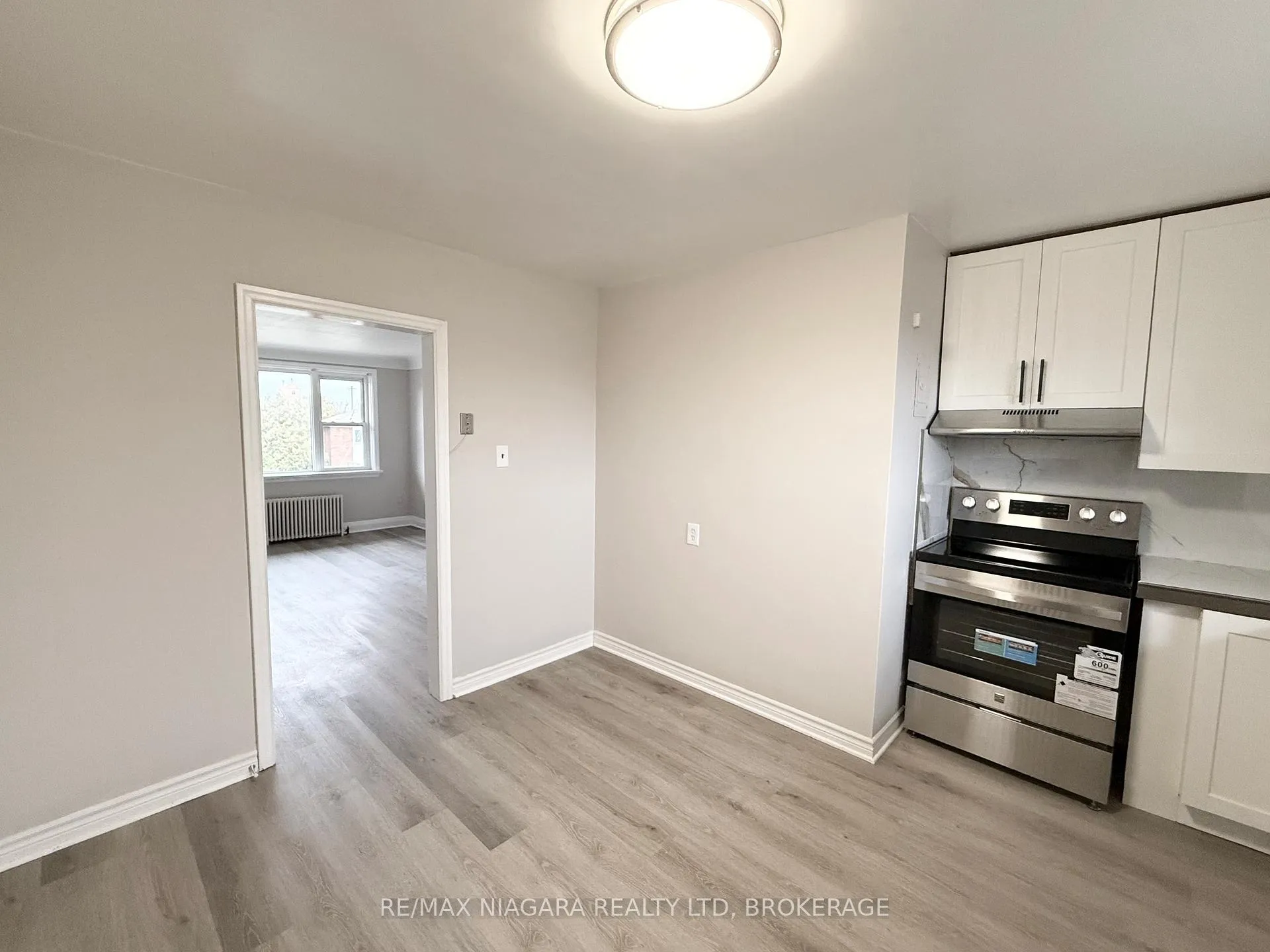 Photo 12 of Unit 1, 9 Riverview Boulevard, St. Catharines, Glendale/Glenridge — HOMEH