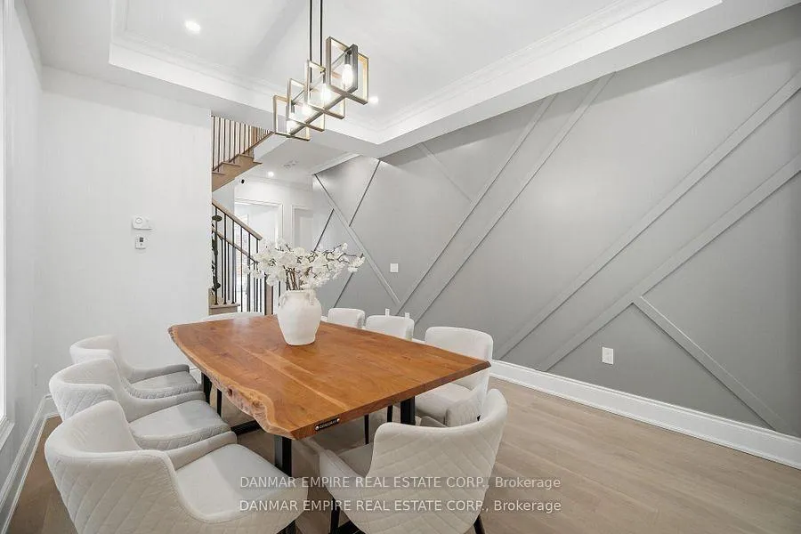 Photo 7 of 14 Woodgate Pines Drive, Vaughan, Kleinburg — HOMEH