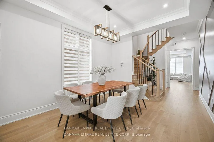 Photo 8 of 14 Woodgate Pines Drive, Vaughan, Kleinburg — HOMEH