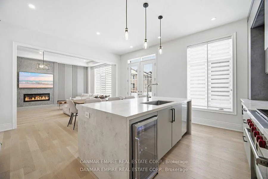 Photo 18 of 14 Woodgate Pines Drive, Vaughan, Kleinburg — HOMEH