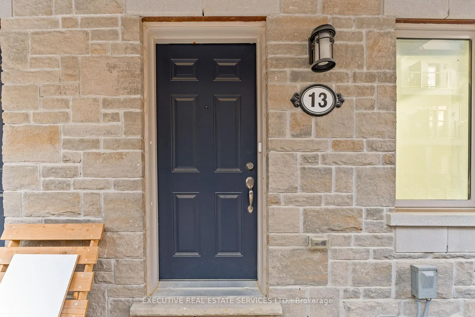 Photo 2 of 13 Ormand Terrace, Caledon, Rural Caledon — HOMEH