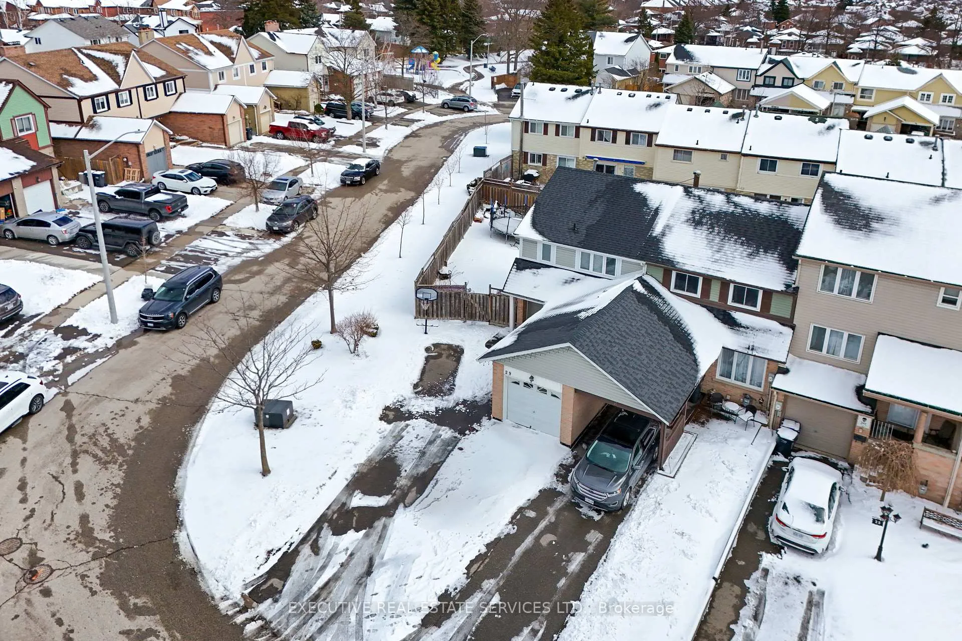 Photo 4 of 29 Sparklett Crescent, Brampton, Heart Lake East — HOMEH