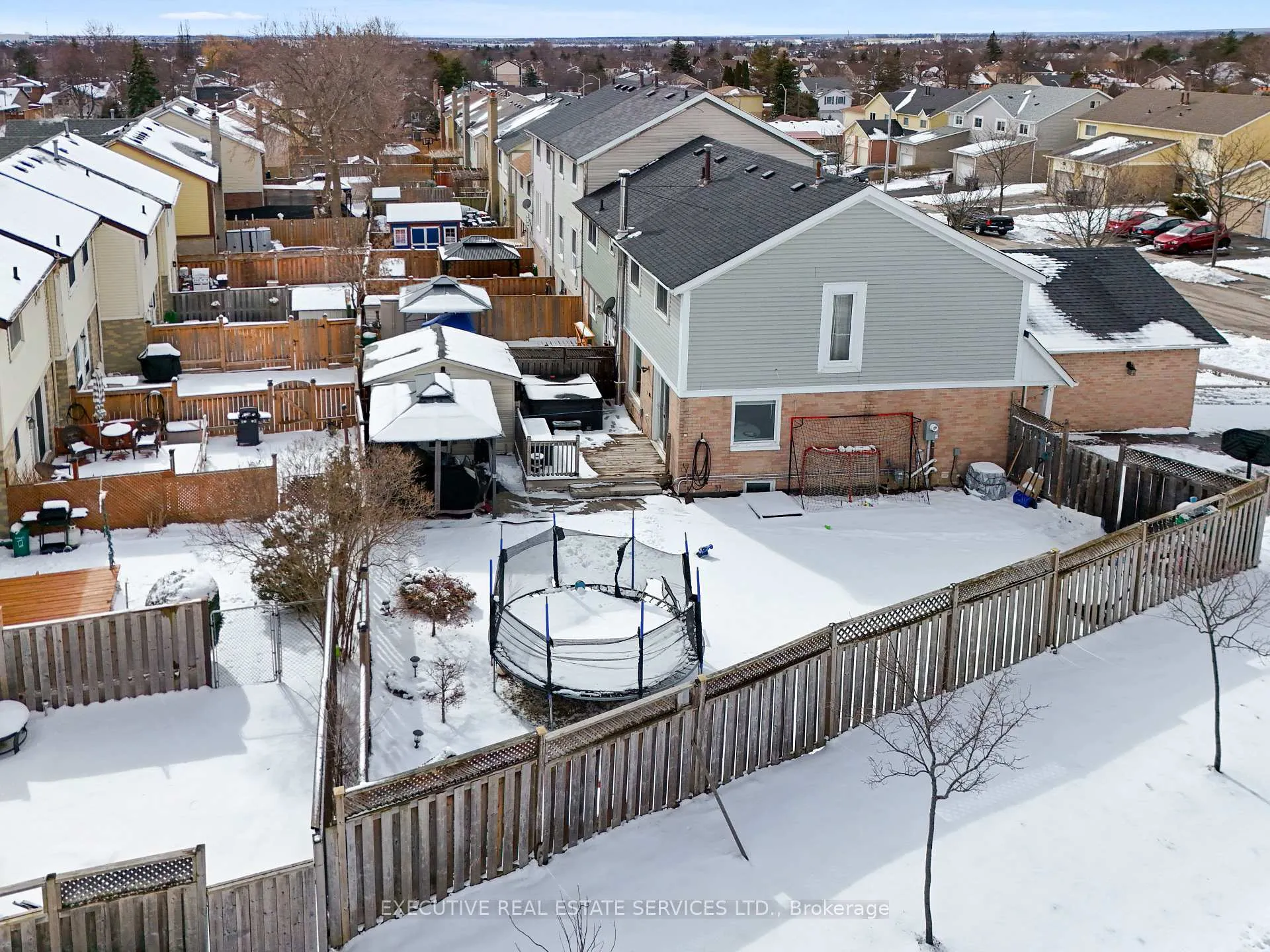 Photo 5 of 29 Sparklett Crescent, Brampton, Heart Lake East — HOMEH