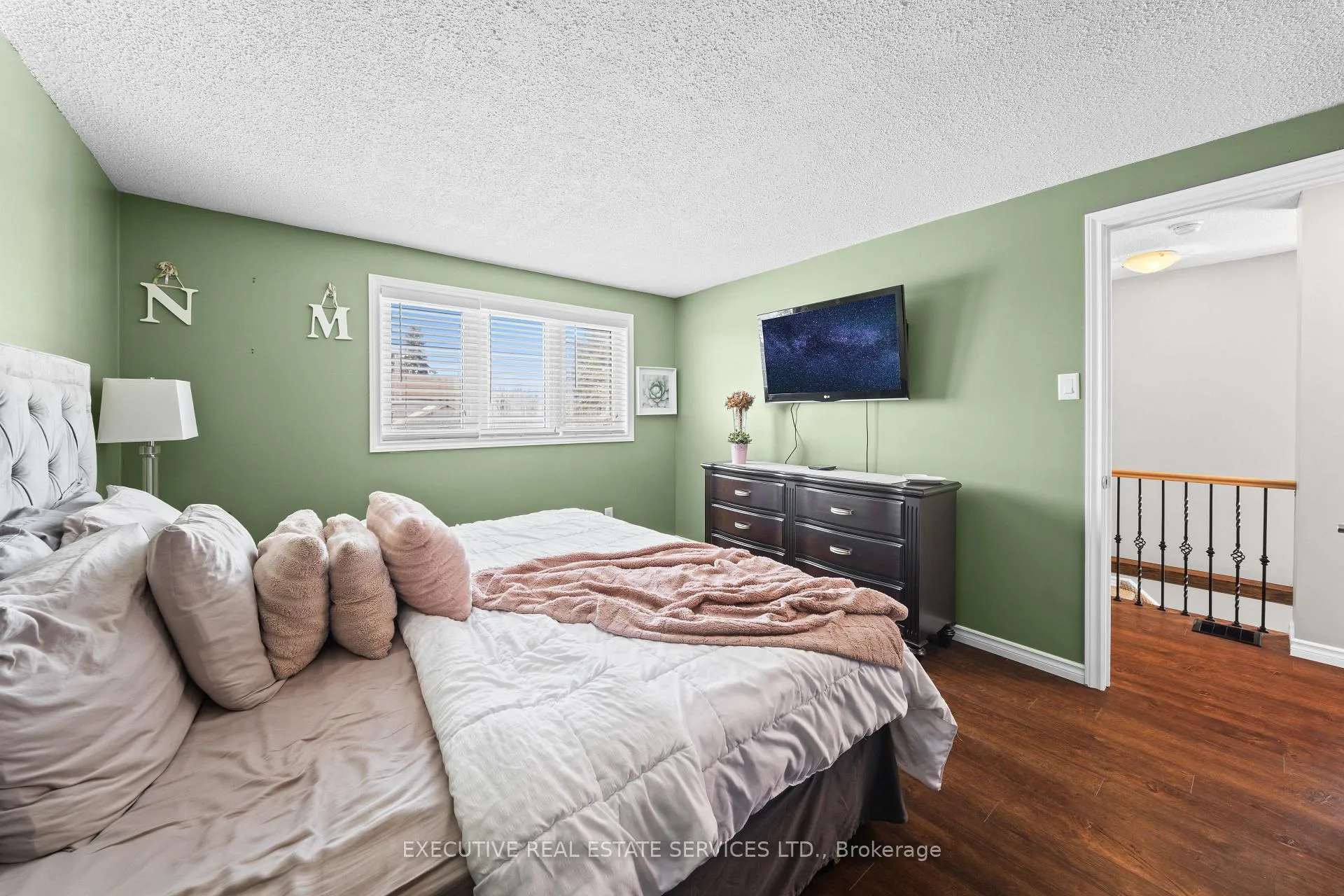 Photo 24 of 29 Sparklett Crescent, Brampton, Heart Lake East — HOMEH