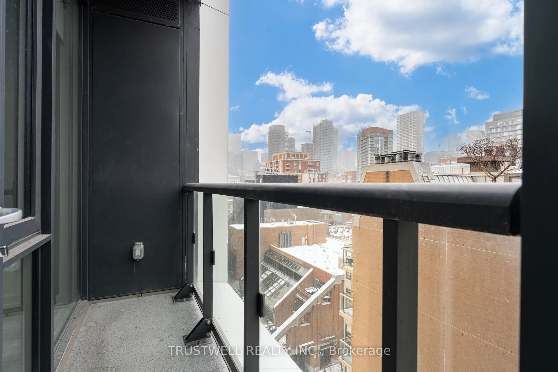 Photo 10 of Unit 1004, 158 Front Street E, Toronto, Moss Park — HOMEH