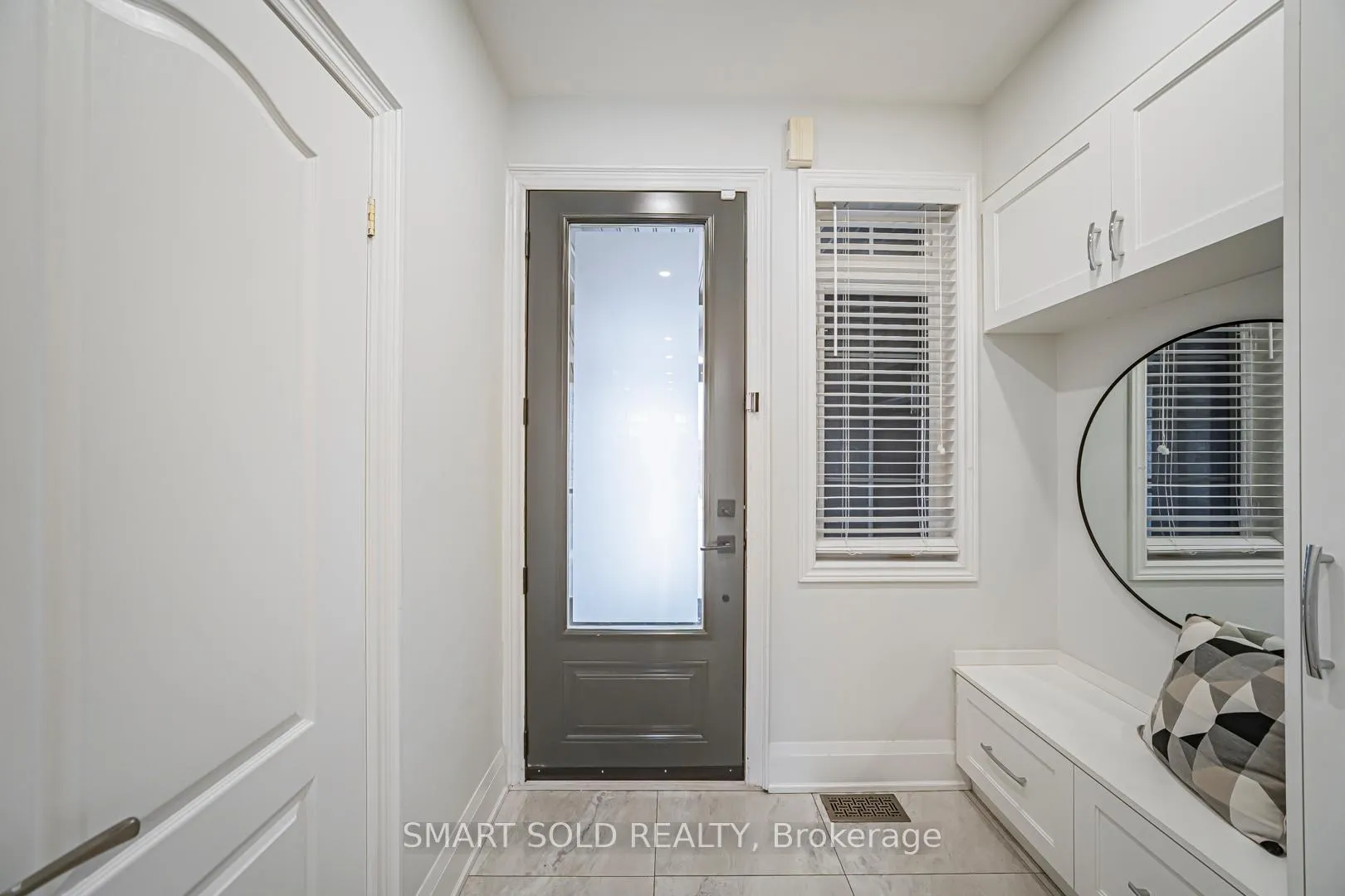 Photo 4 of 16 Gauguin Avenue, Vaughan, Patterson — HOMEH