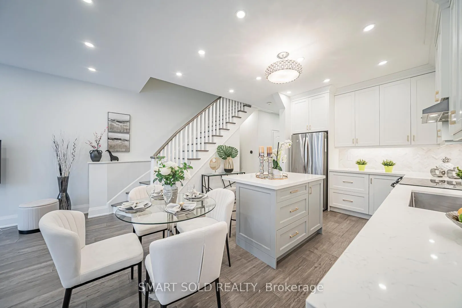 Photo 9 of 16 Gauguin Avenue, Vaughan, Patterson — HOMEH