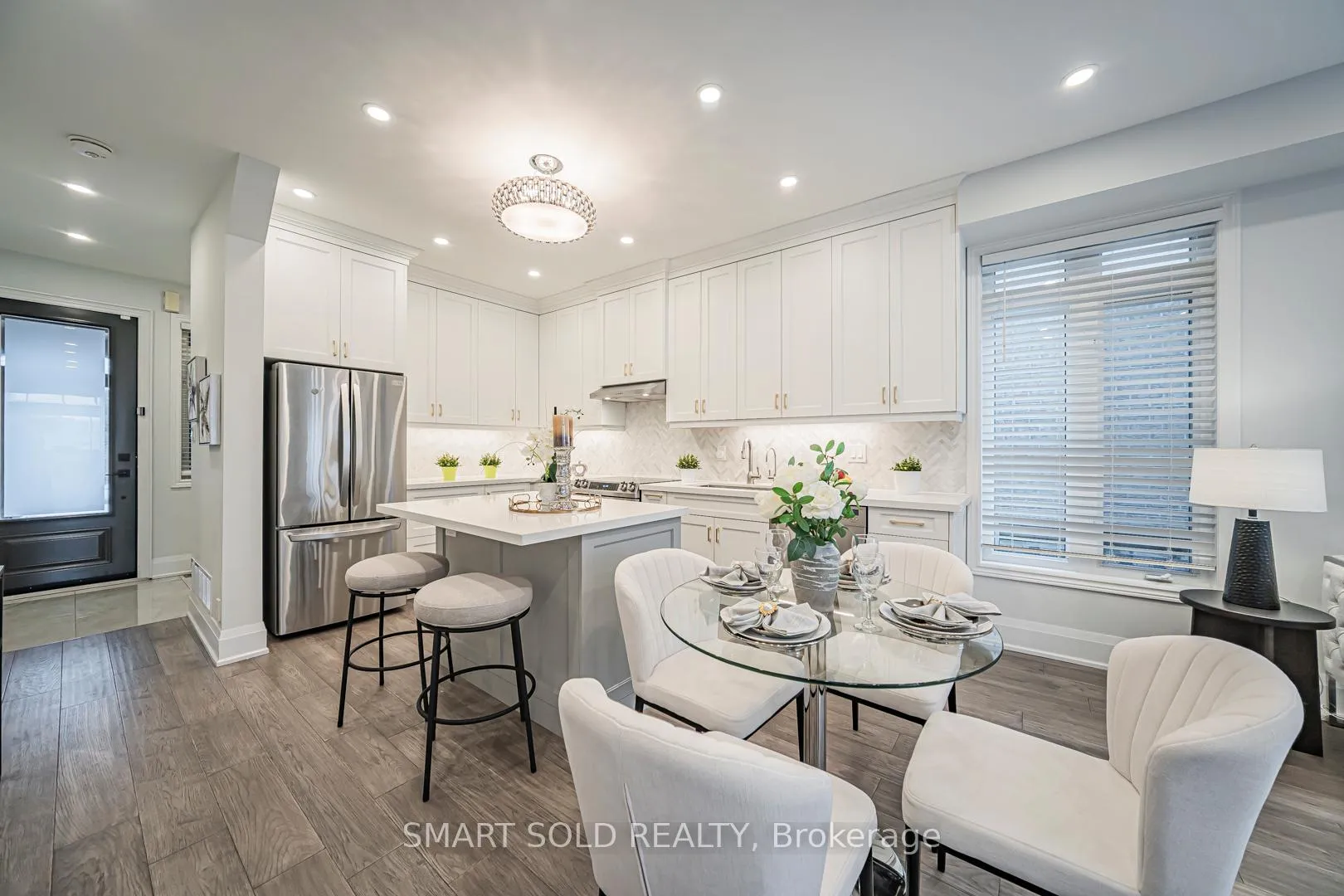 Photo 11 of 16 Gauguin Avenue, Vaughan, Patterson — HOMEH