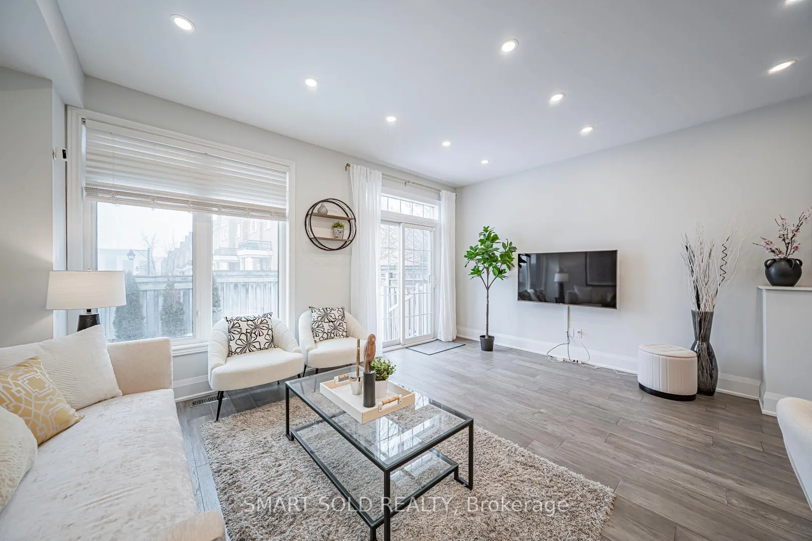 Photo 20 of 16 Gauguin Avenue, Vaughan, Patterson — HOMEH